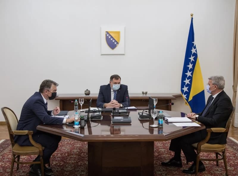 Održana hitna sjednica Predsjedništva BiH zbog Centralne banke: Dodik, ipak, glasao