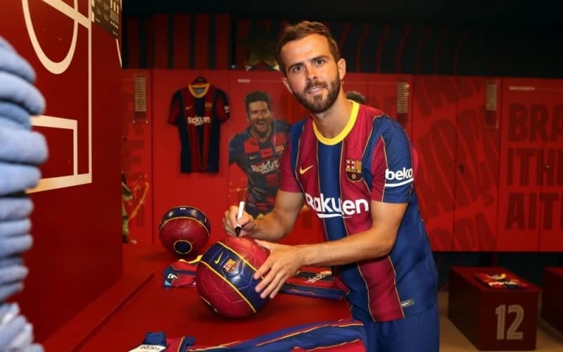 "Bomba" iz Turske: Miralem Pjanić oblači dres istanbulskog velikana?