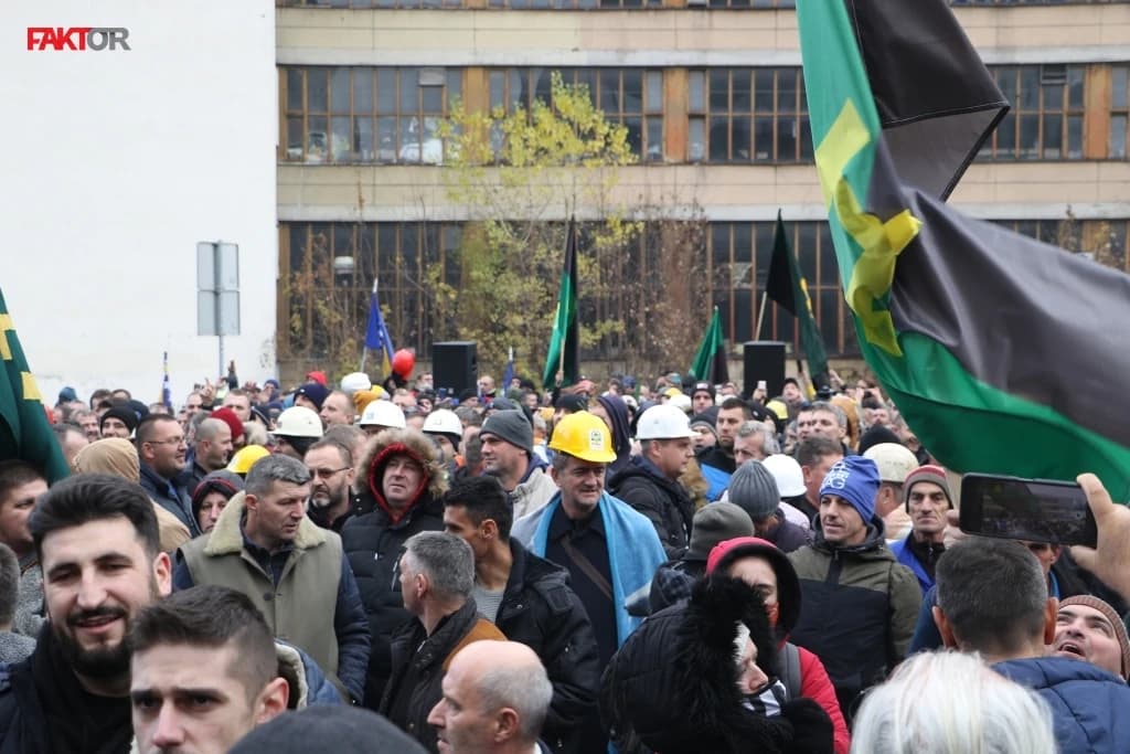 Da li administracija "sisa živo tkivo i krv rudnicima", Husić kaže da ih je sve manje