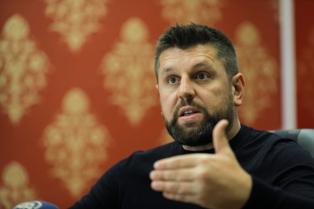 Duraković: SNSD se podijelio u Srebrenici, Bošnjaci čekaju partnera