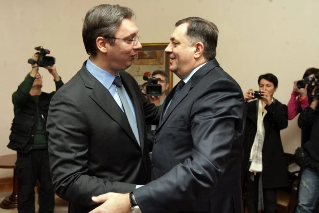 Šta je pozadina beogradske molbe: Američki pritisci na Vučića, prijetnje Dodiku zatvorom