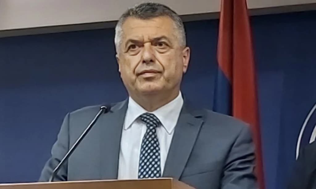Bratić pitao na sjednici NSRS-a: Da li je Vojvodina vlasnik državne imovine ili Srbija?