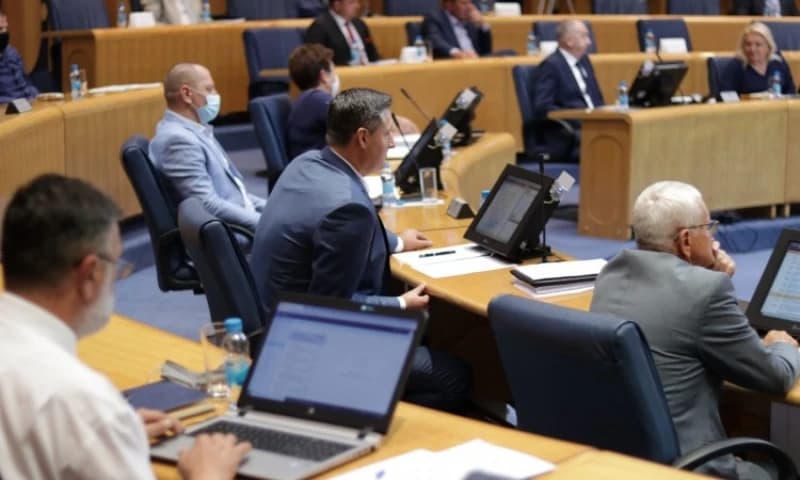 Zasad ništa od usvajanja zakona u Domu naroda ključnih za kandidatski status