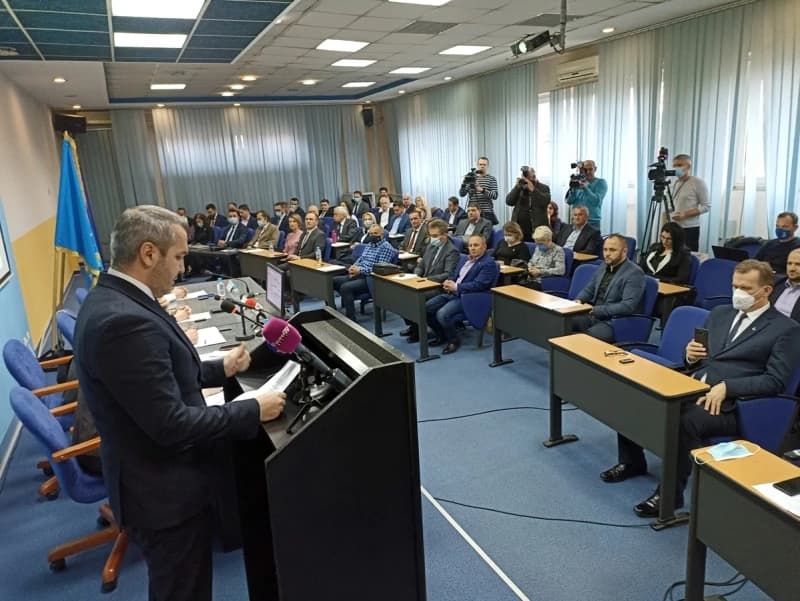 Sve majke u TK tokom porodiljskog odsustva primat će najmanje 1.000 KM mjesečno