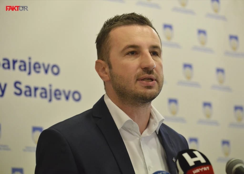 Efendić: Članstvo insistira da se Silajdžić kandiduje, a mogao bih i ja
