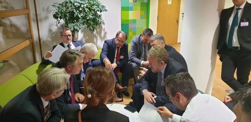 SDA o novom sastanku u Briselu: Izetbegović ne može pristati na format razgovora "predstavnika konstitutivnih naroda"