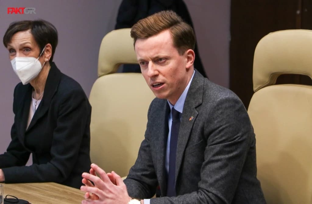 Ahmetović pojasnio zašto su u rezoluciji u Bundestagu Dodik i Čović označeni kao opasnost za BiH