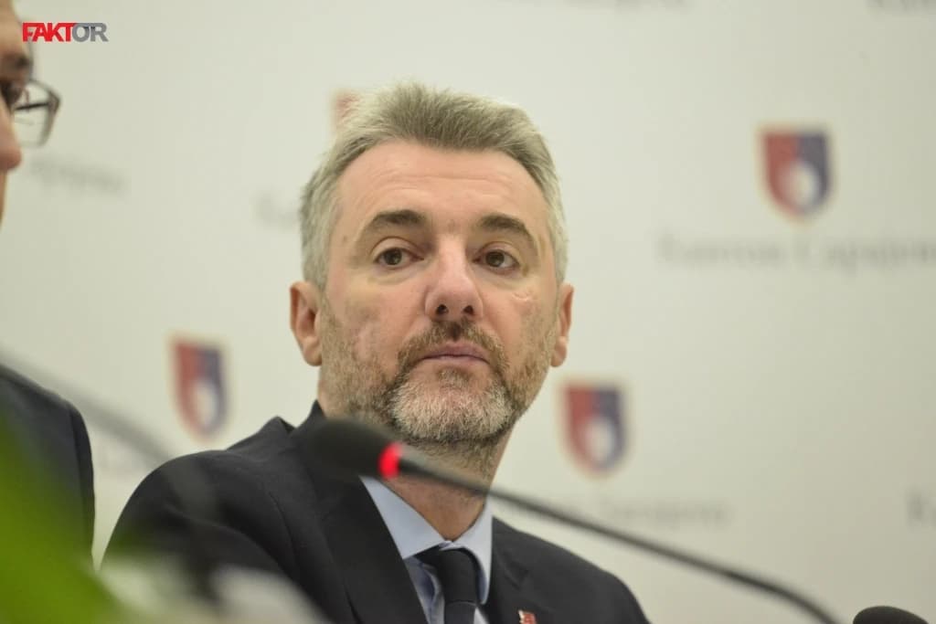 Forto dao uputu članovima NS: Otkazujte sve po BiH, fokusirajte se samo na kampanju u Sarajevu