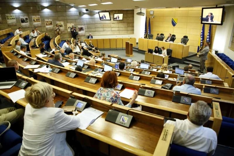 "Osmorka" nema dovoljno ruku: Ko i kako sada može izabrati predsjednika i potpredsjednike FBiH?