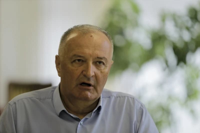 Ministar Zukan Helez operisan u Općoj bolnici u Sarajevu