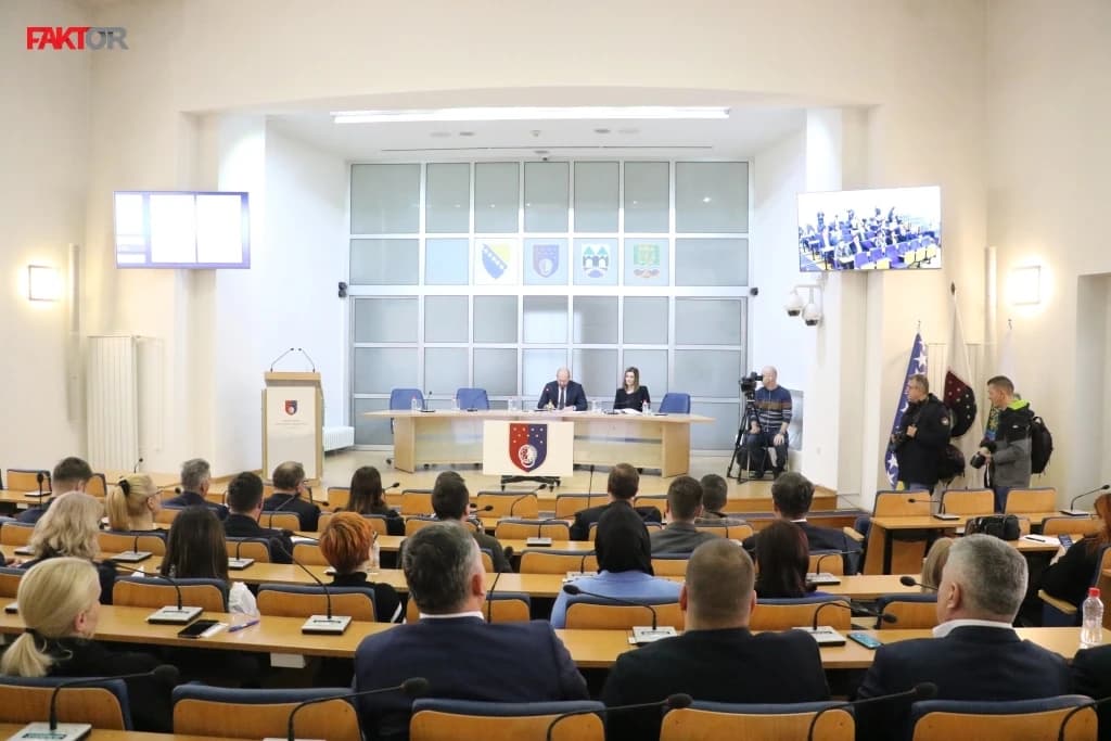 Zastupnici nisu dali podršku programu rada Skupštine KS, Bandić pojasnio zašto je SBiH bila suzdržana