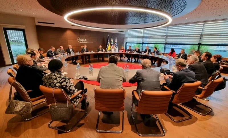 SDA: Dodik intenzivirao napad na institucije BiH, servilna "Trojka" bh. javnosti zamazuje oči