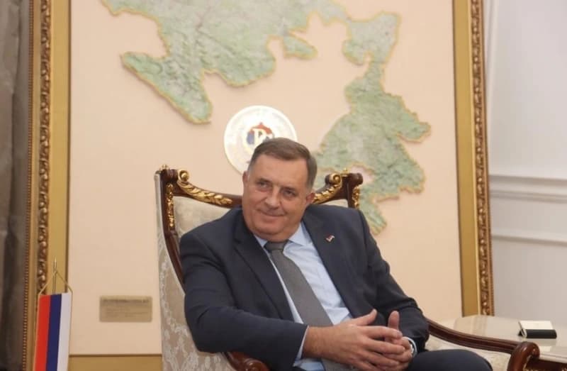 Dodik prkosi i traži belaja: Kakav će biti odgovor Schmidta i Zapada na potpisani ukaz?