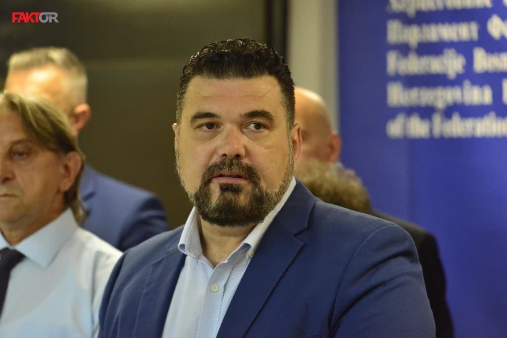 Prekinuta sjednica: O imenovanju sudije Ustavnog suda BiH i rebalansu budžeta FBiH u septembru