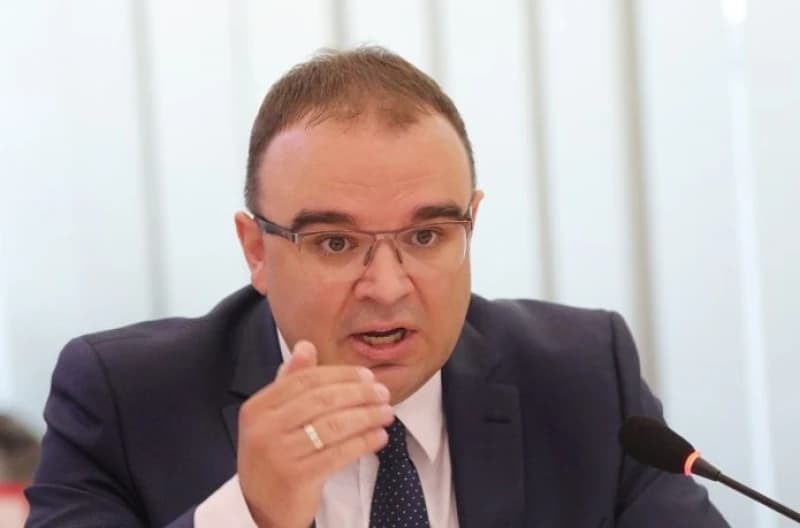 Ambasador BiH niže skandale: Za nas je Mladić heroj, Alija Izetbegović je ratni zločinac, "nek smo vas pobili" je stav