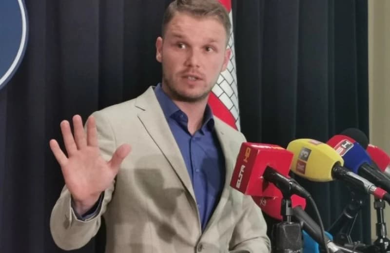 Draško Stanivuković iz Banje Luke protjeruje Desingericu i Pljugicu