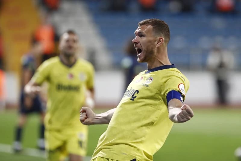 Edin Džeko i treći put matirao golmana Pendikspora