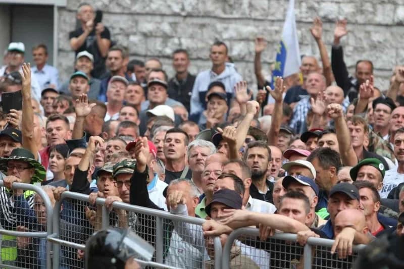 U Parlamentu FBiH pokrenuta inicijativa da borci koji nikad ništa nisu dobili od države dobiju borački dodatak