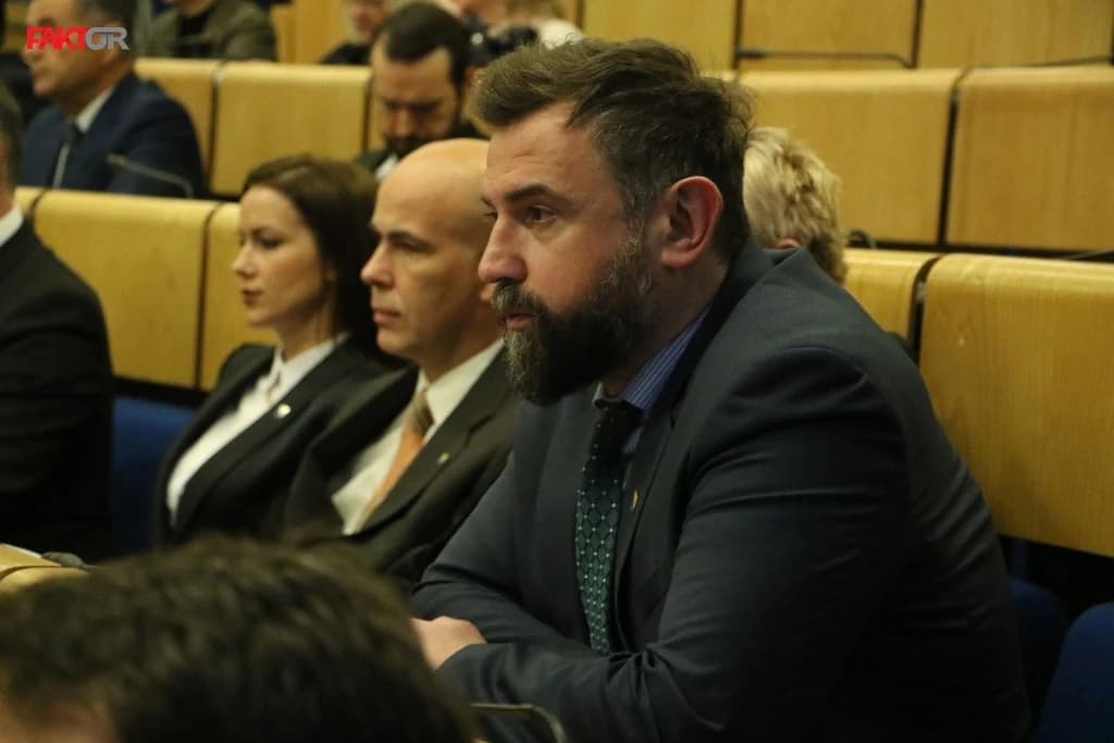 Gratz zatražio izuzimanje izmjena Poslovnika sa dnevnog reda sutrašnje sjednice Zastupničkog doma FBiH