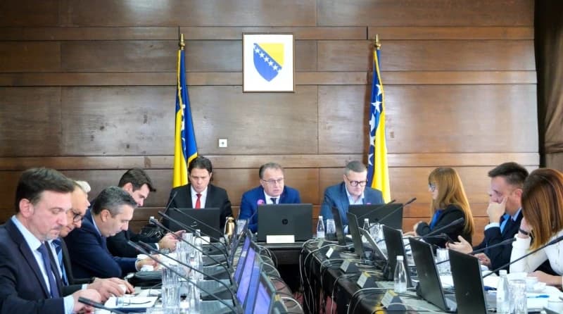 Ništa od 1.000 KM: Vlada FBiH odlučila da će 619 maraka biti najniža plaća u 2024. godini