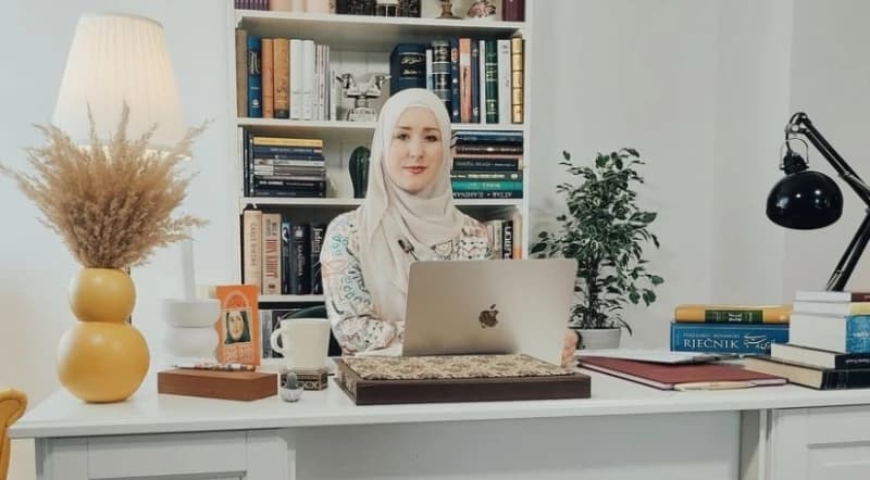 Starija Srpkinja prišla Amri sa uvredljivim komentarom zbog hidžaba, nakon njenog odgovora je zanijemila