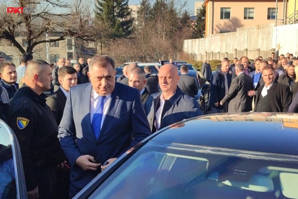 Sutkinja Uzunović stala u kraj ponašanju Dodikove odbrane: Konačno mu pročitana optužnica