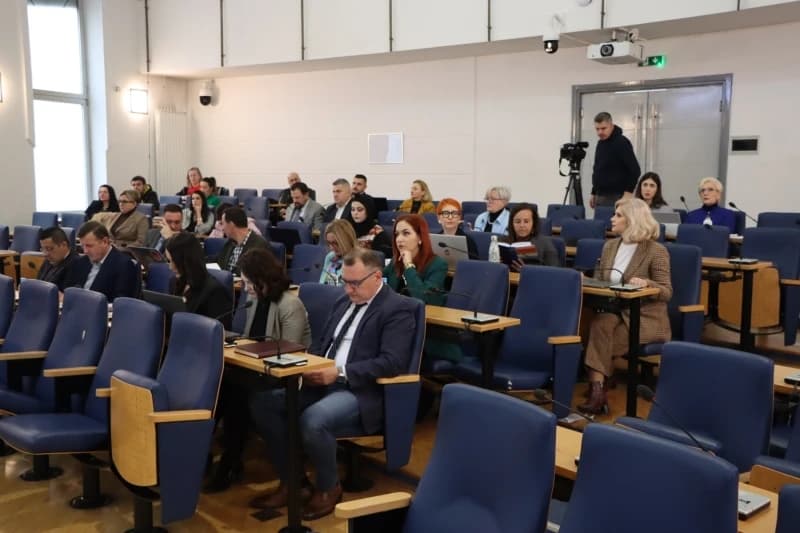 Zuhrić o sigurnosti u KS: Jutros je bačena bomba pored osnovne škole, Okerić i prateće kukavice šute...