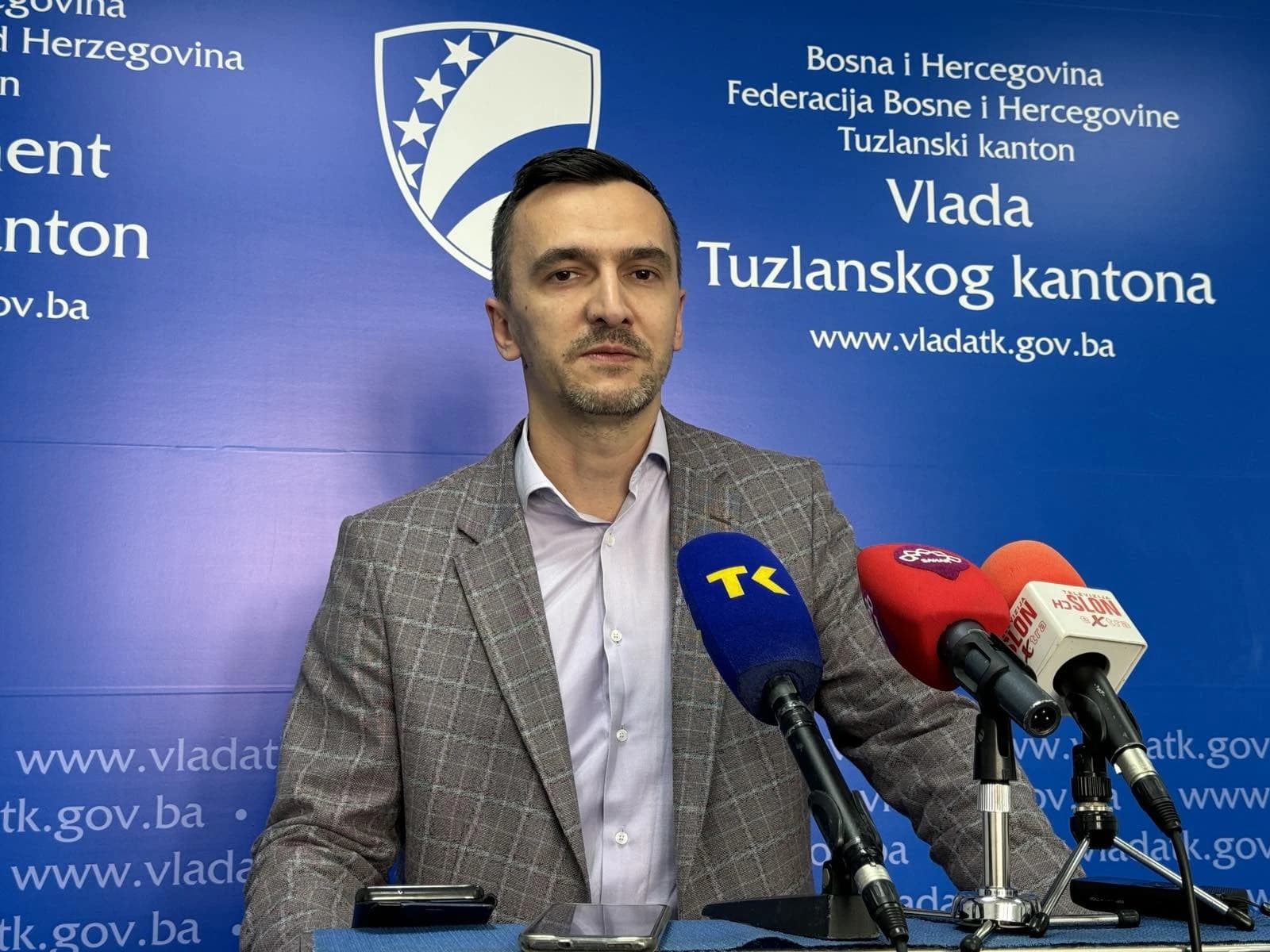 Ministar Fadil Alić