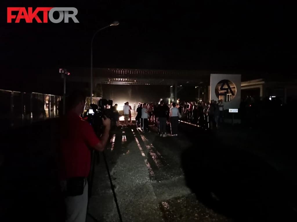 Pandža potpisao: Aluminiju ugašena struja, radnici ostali stajati u mraku