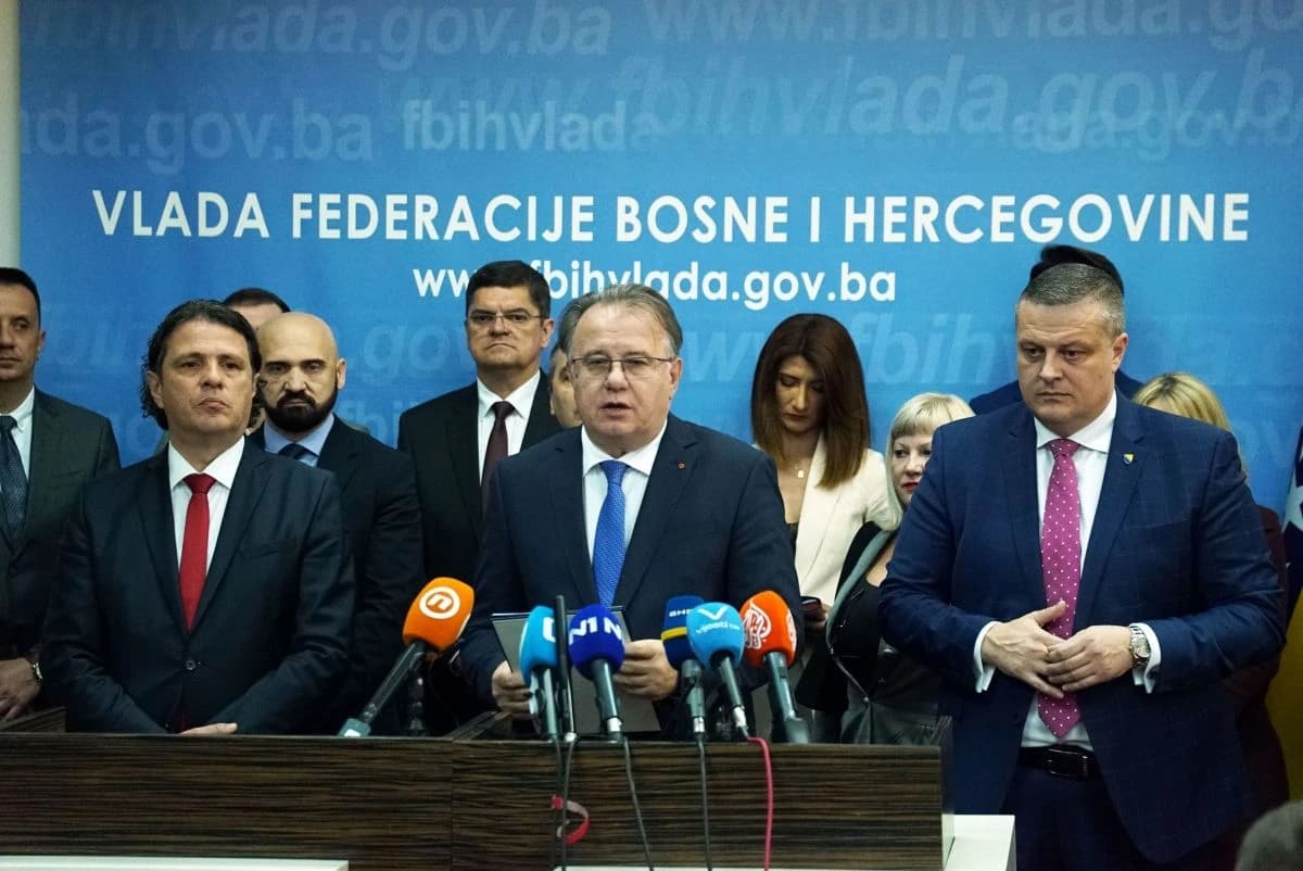 Premijer Nermin Nikšić i ministri