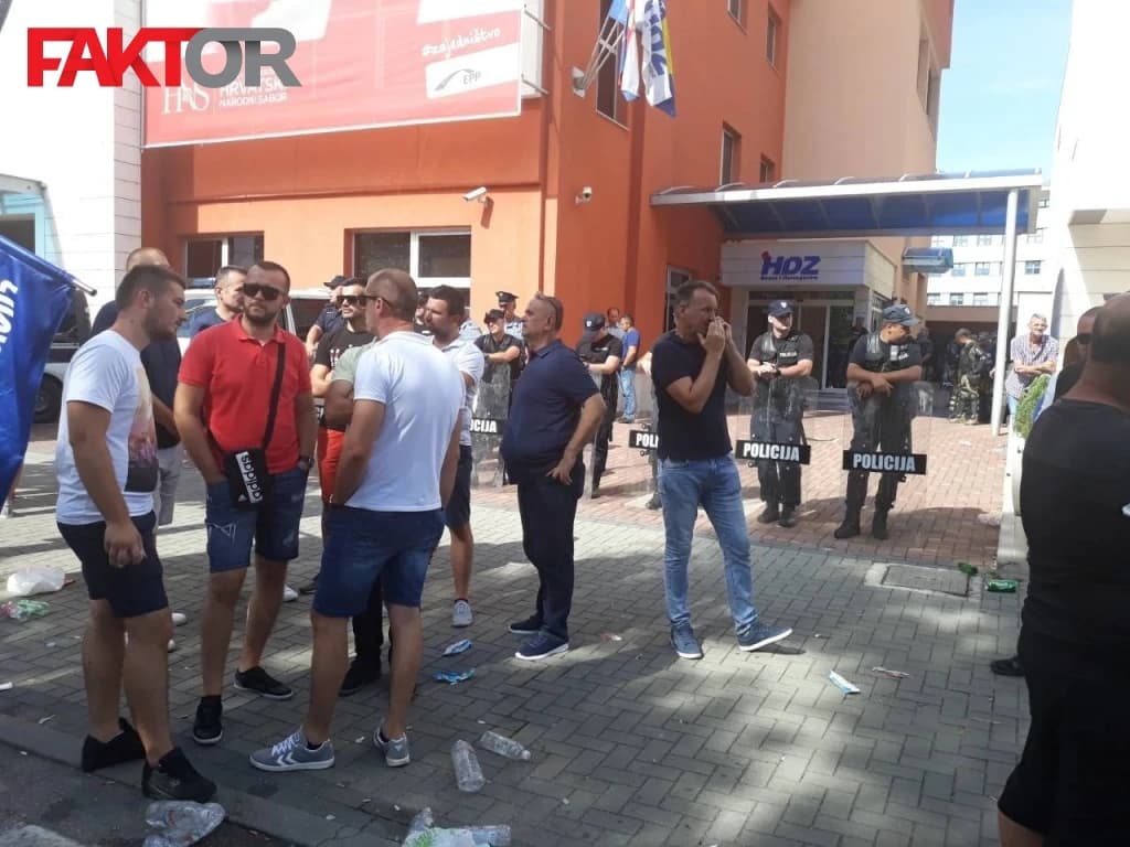 Bebek tvrdi da nema stečaja: Šta je Čović obećao radnicima Aluminija?
