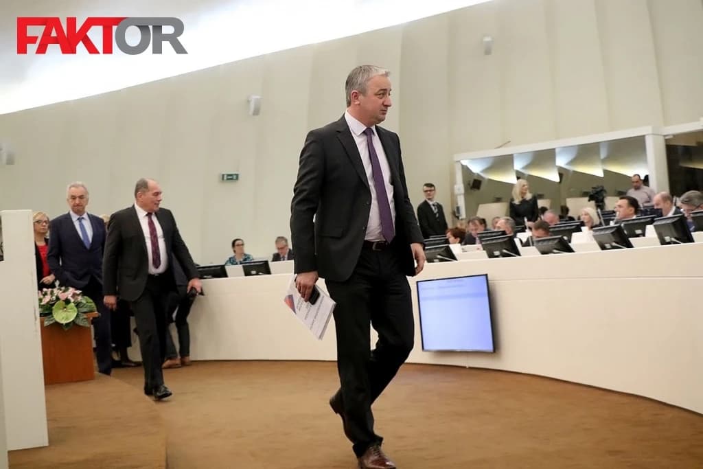 Borenović: Jačanje BiH ne znači rušenje RS, RS ruši nesposobna i korumpirana vlast