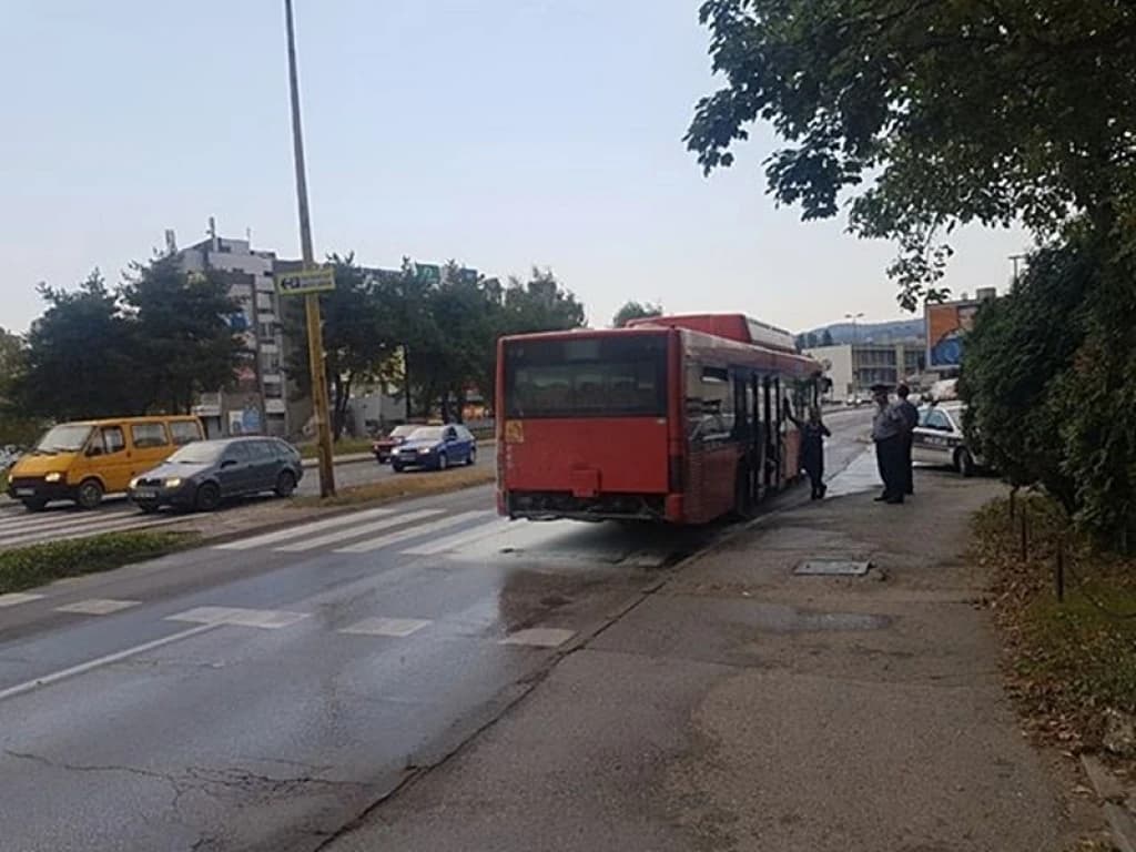 Gorio autobus u Tuzli