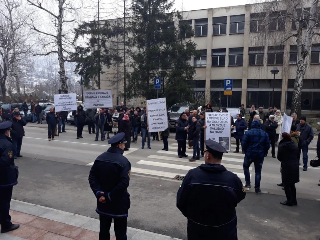 Tuzla, protest kupaca SPO 15. maj