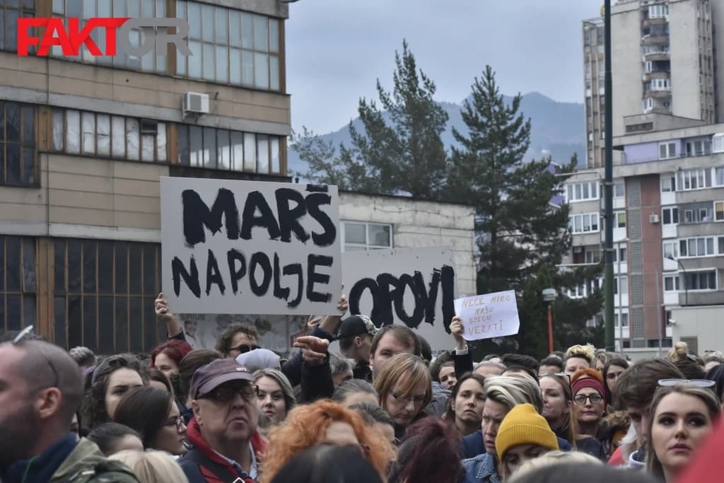 Političke igre oko djece iz Pazarića: Ko skriva odgovorne za stanje u Zavodu?