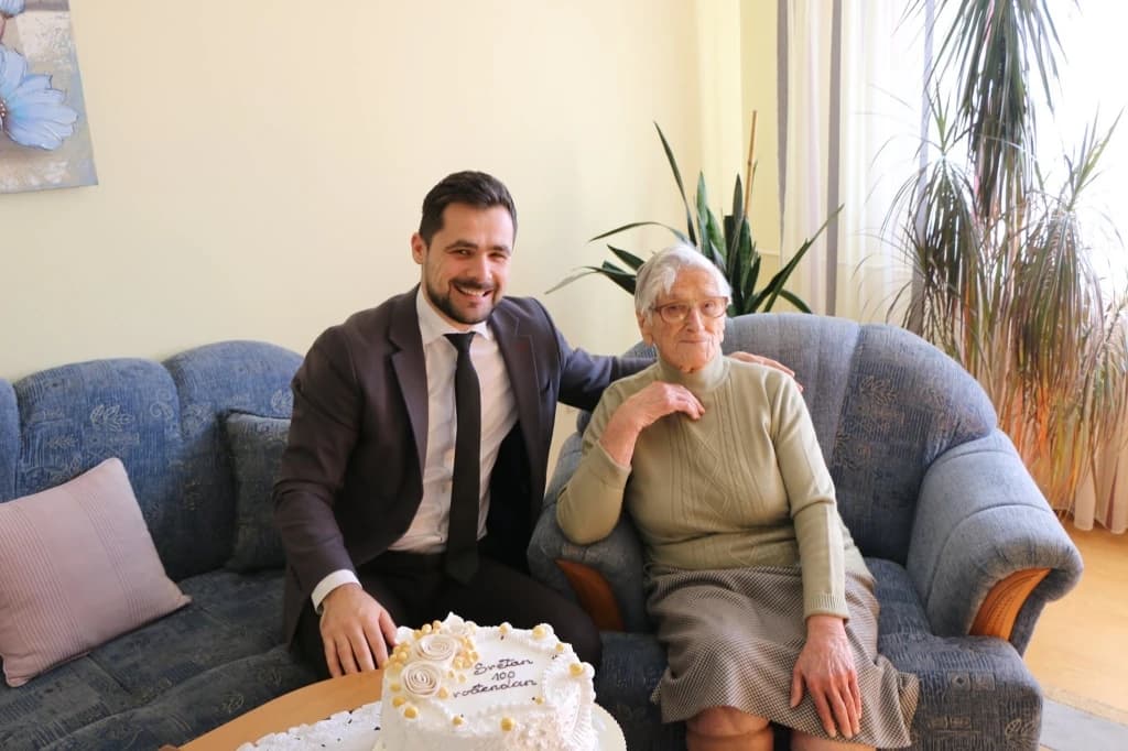 Načelnik Kaknja sa sugrađankom proslavio njen 100. rođendan