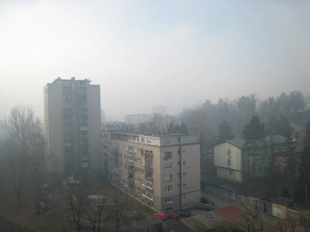Tuzla danas: Građani se guše u smogu