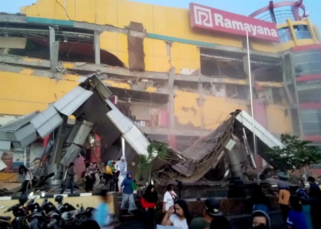 Raste broj poginulih u potresima i cunamiju u Indoneziji