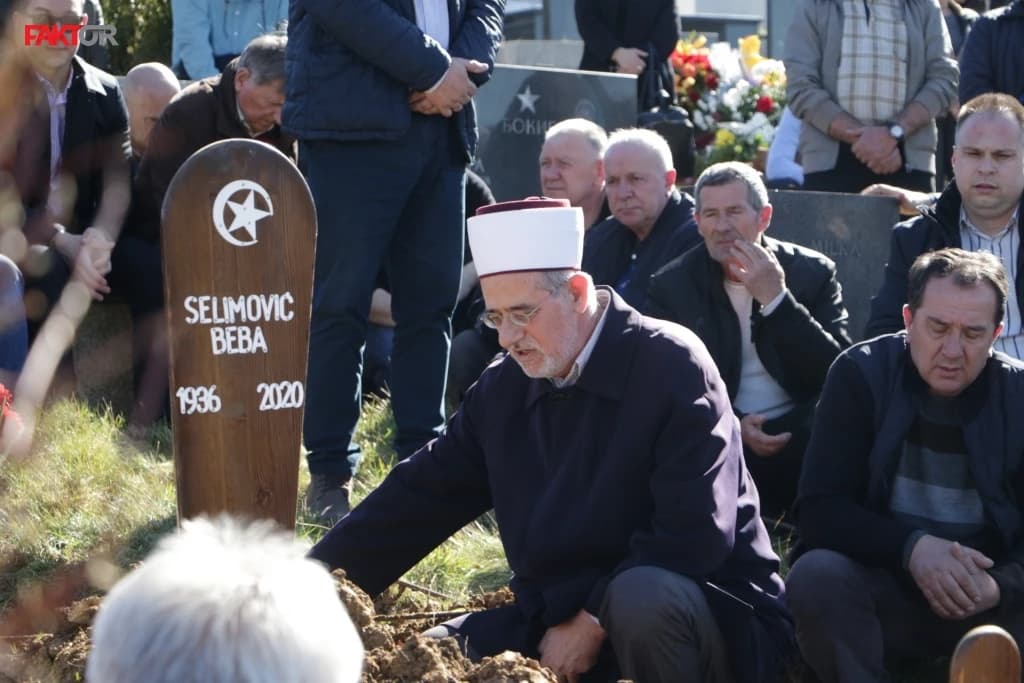 Klanjana dženaza Bebi Selimović: Oproštaj od dive sevdalinke
