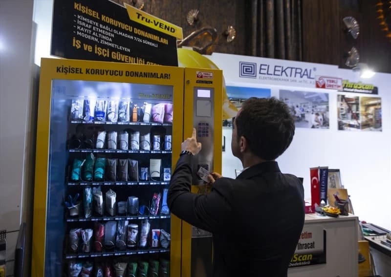 Borba protiv koronavirusa: U Turskoj razvijen automat za maske