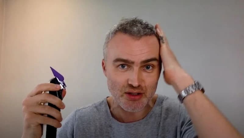 Frizer objašnjava kako se ošišati