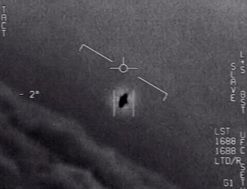 Pentagon objavio snimke na kojim se vidi NLO