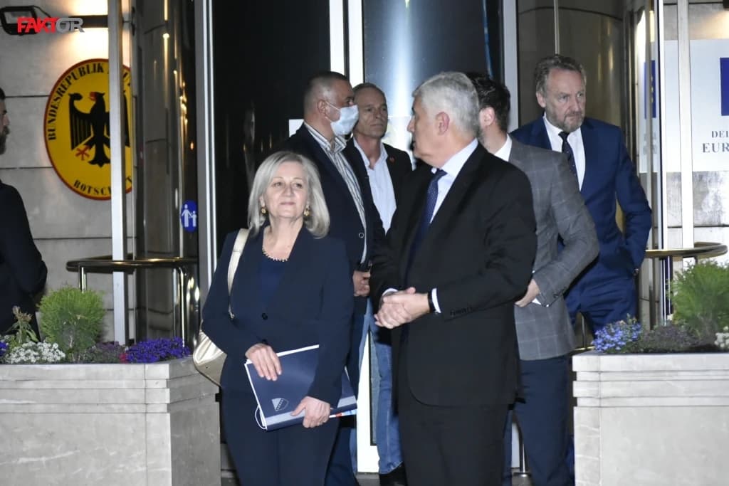 Blizu postizanja dogovora: Okončan sastanak delegacija SDA i HDZ-a sa predstavnicima međunarodne zajednice