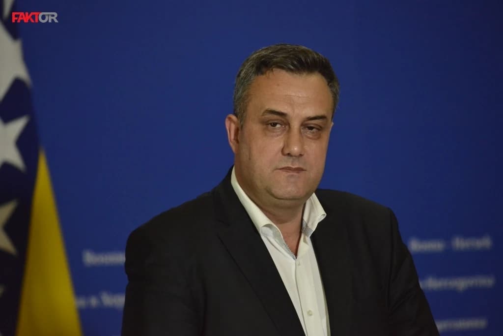 Burna rasprava Komisije za nadzor nad OSA-om, Sarajlić poručio: Bilo je degutantno, Nikšića su podržali SNSD i HDZ