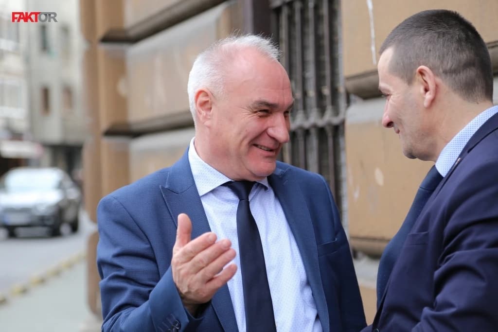 Ministru Joziću trebalo 26 dana da odgovori na pitanja o smanjenju plaća zvaničnicima