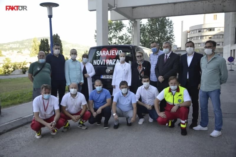 Borba protiv korone: Ljekari iz KCUS-a i Hitne pomoći KS krenuli u Novi Pazar