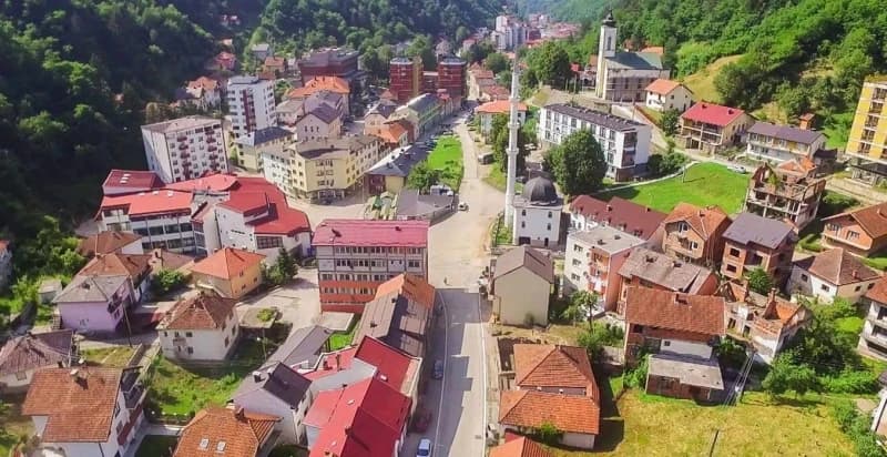 Jedini nisu u probosanskom bloku: Za koga SDP-ov Bego Bektić prikuplja glasove u Srebrenici?