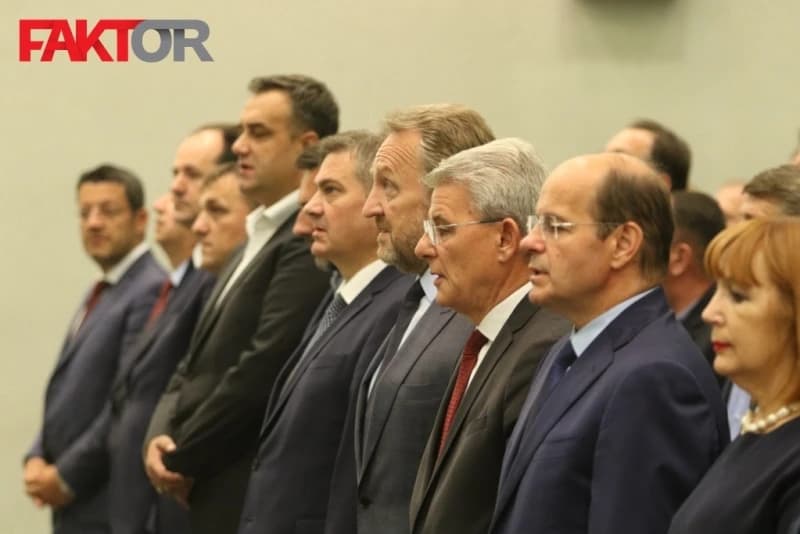 SDA: Džaferović branio državu, a Dodik bio u skupštini koja je osmislila genocid