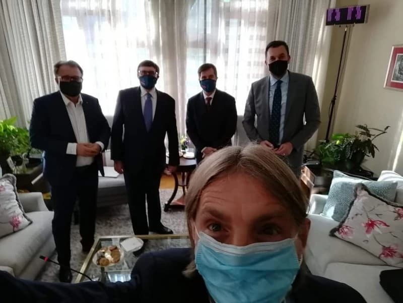 Nekima je "zabremedet" selfie s Palmerom, neki na kafi s Harkanom: Pada li Vlada KS?