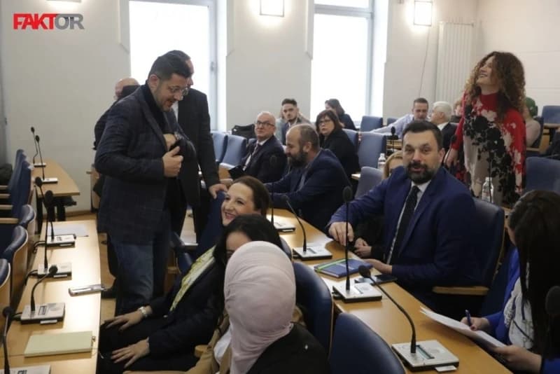 Koji plan se sprema za smjenu Vlade KS: Računa se na jednu ruku, scenarij pisali članovi SDA